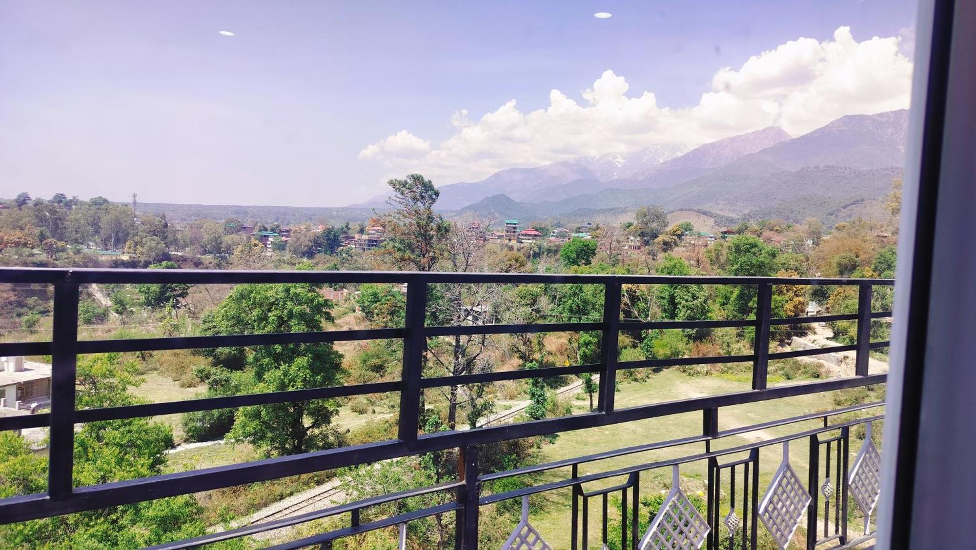 Hotel Binwa View Baijnāth Esterno foto